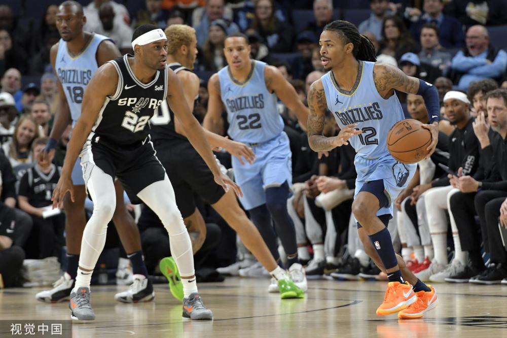 在比赛初期 在比赛初期