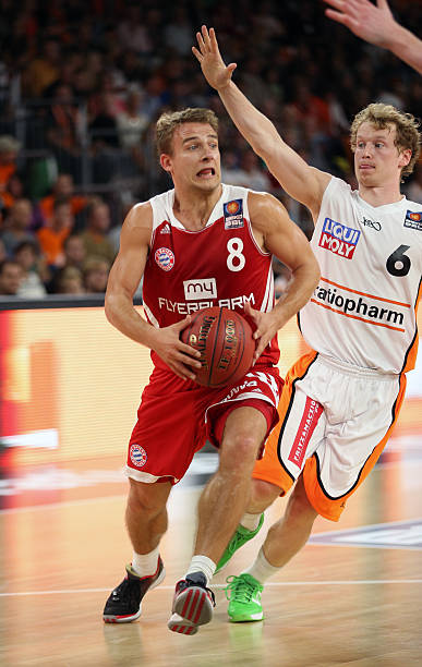 巨大且忠诚 巨大且忠诚