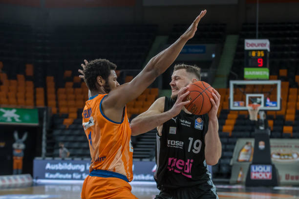 地理解并执 地理解并执